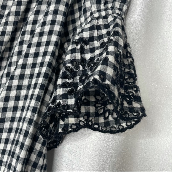 Old Navy Checkered Off the Shoulder Top - Picture 4 of 6